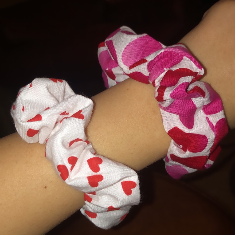 Scrunchie - Picture 6 of 8
